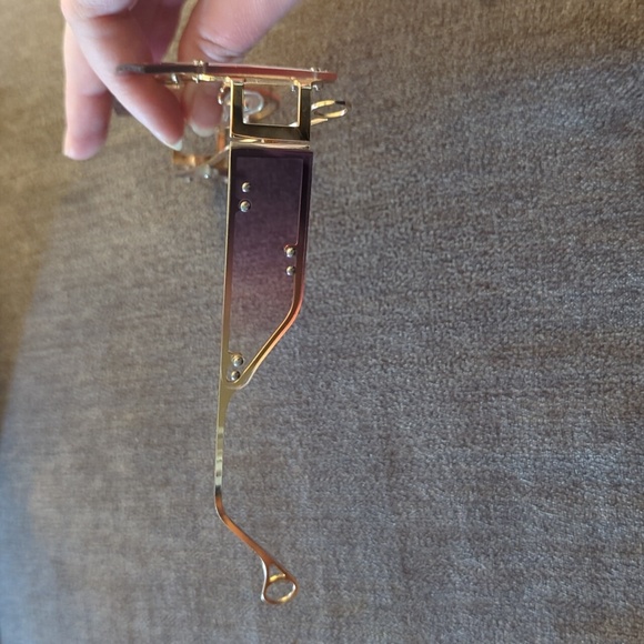 Stylish sun glasses - Picture 2 of 3